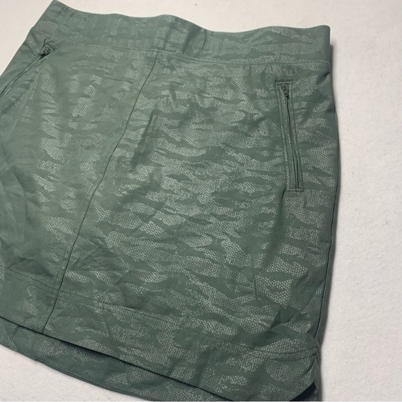 Orvis Travel Skort Skirt Pull On Embossed Camo Green XL built in shorts active - Picture 2 of 9